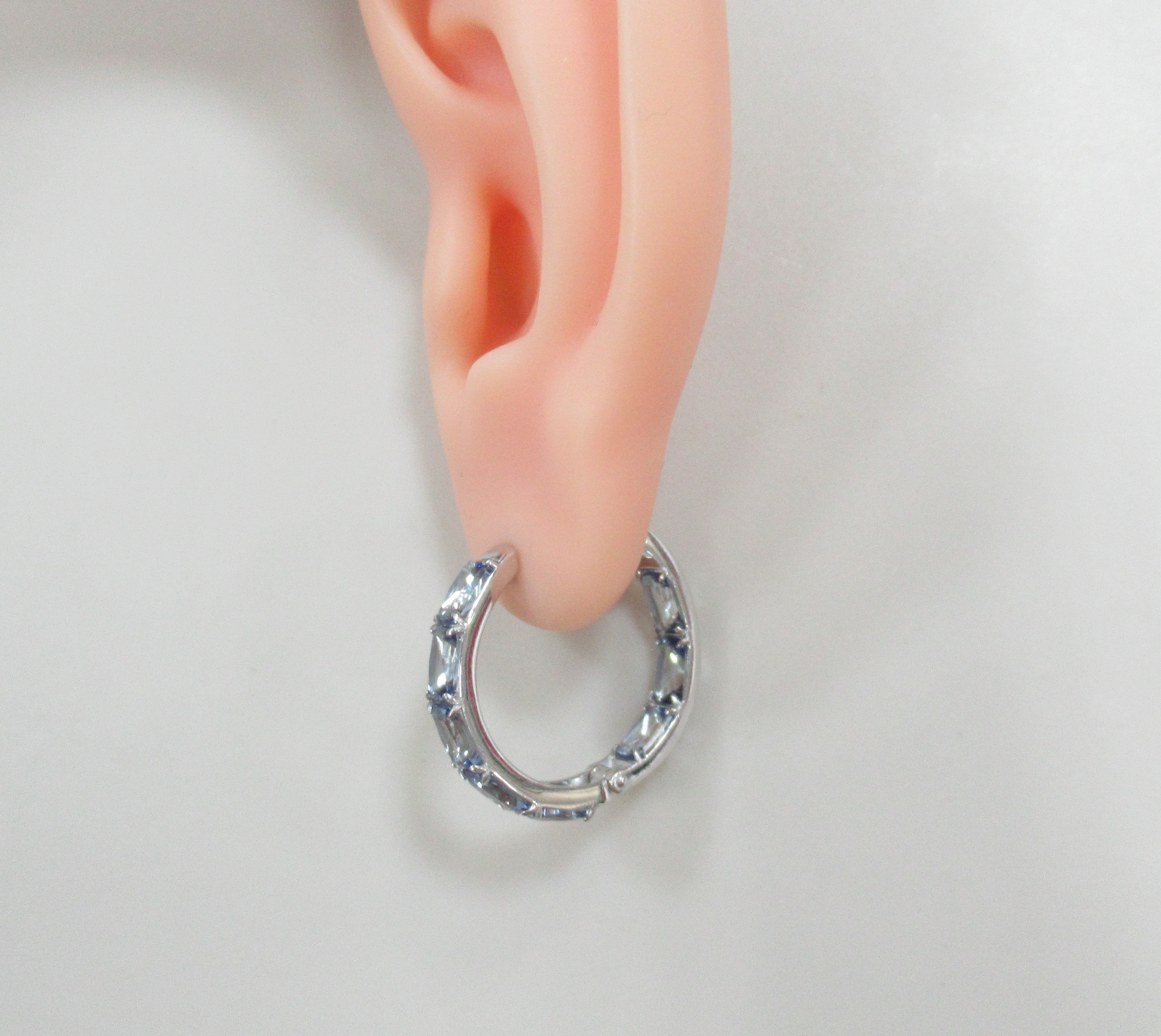 Серебряные серьги-конго с синим горным хрусталем